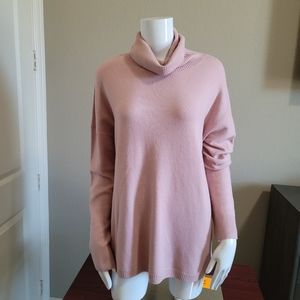 French Connection Long Sleeve light weight large mauve sweater